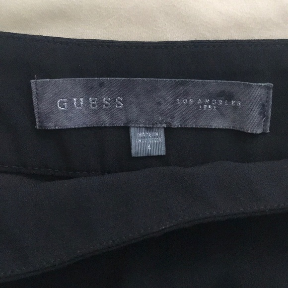 Guess skort🖤🖤 - Picture 3 of 5